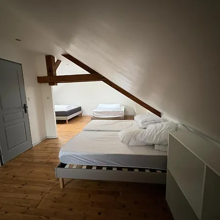 Hébergement de vacances Maison De Avec Piscine